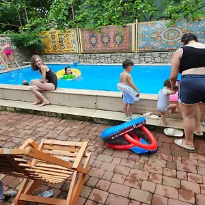 ** Konukevi Wonderland Gürcistan