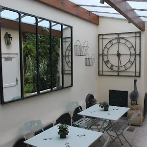 ** Otel Du Dragon Fransa